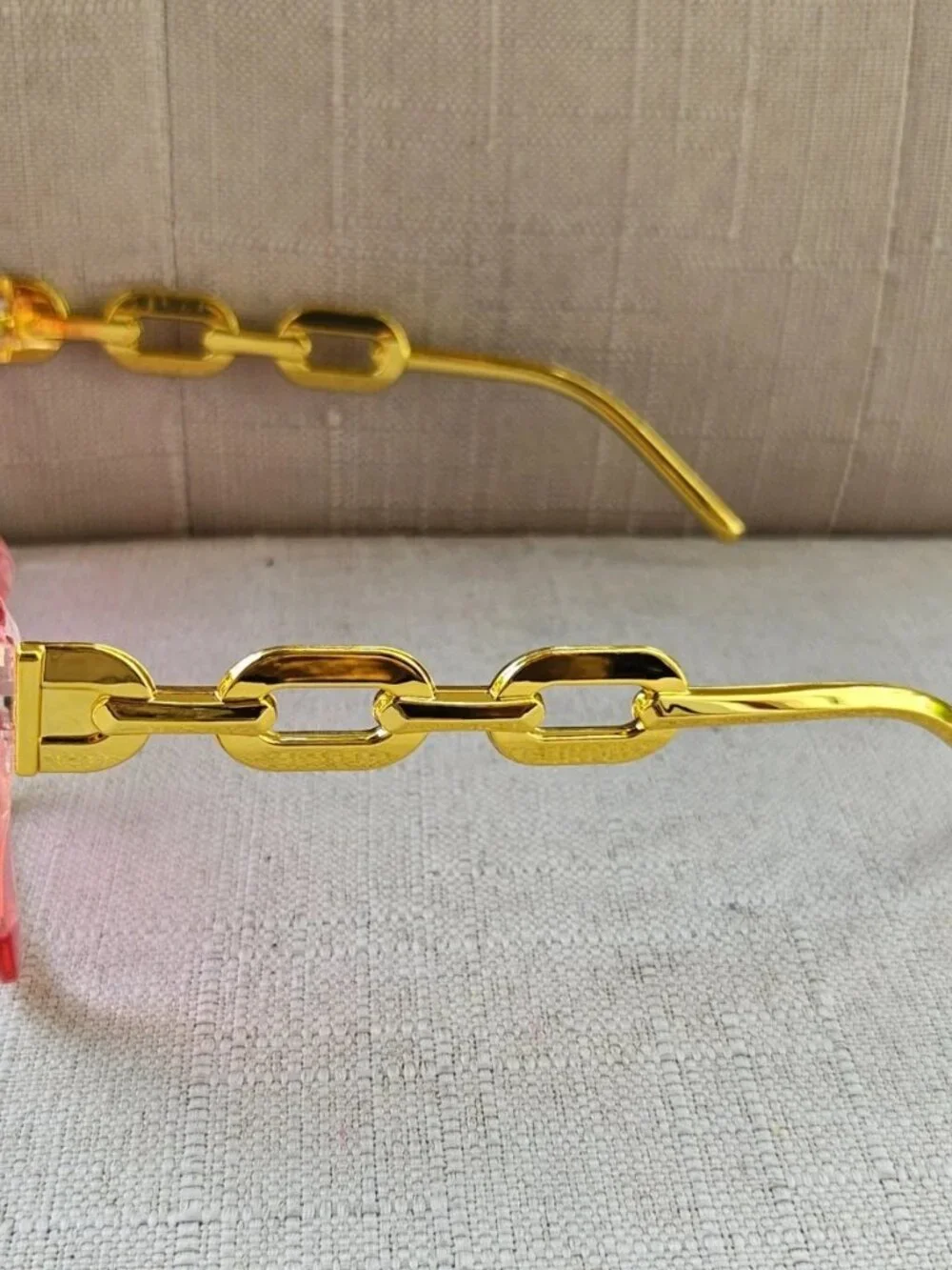 Fashion Women Sunglasses Gold Tone Arms Pink Frame Eyewear Fashion Shades